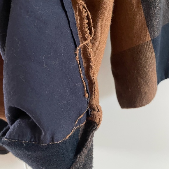 Roucha Tay Button Up, AA - Picture 7 of 7